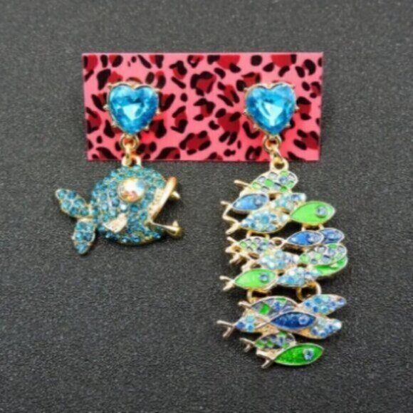 Blue Green Irregular Fish Pendant Drop Rhinestone Heart Earrings - Picture 3 of 8